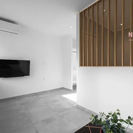 Next Door, Nilie Hospitality Mgmt Apartment