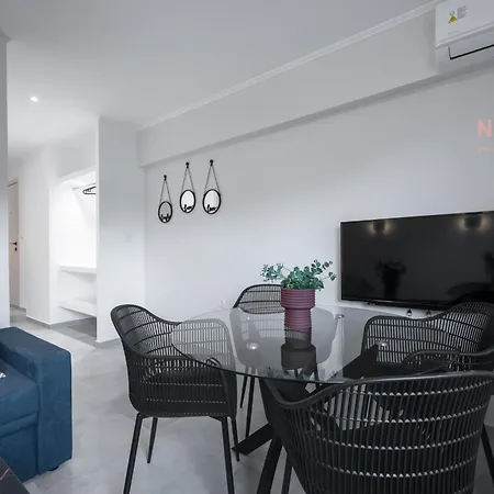 Next Door, Nilie Hospitality Mgmt Apartment *